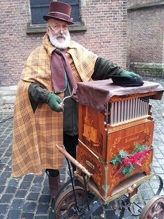 Dickens Draaiorgel huurt u bij © www.funenpartymatch.nl