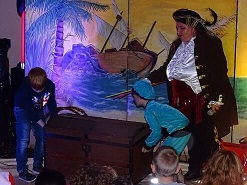 Piratenshow als Sinterklaas voorprogramma www.sintentertainment.nl