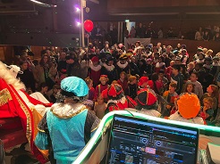 Sinterklaas Kinderdisco voor 400 kinderen © www.sintentertainment.nl