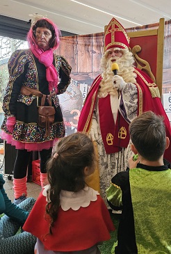 Sinterklaas team huurt u bij © www.sintentertainment.nl