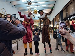 © Pieten op stelten www.sintentertainment.nl