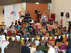 Clown Teddy Klarinetti huurt u bij © www.sintentertainment.nl